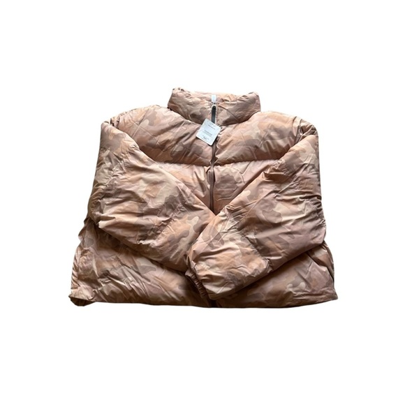 Fabletics Wander Cropped Puffer Jacket Camo Willow Bark  Plus Size 4XL NWT - Picture 8 of 13